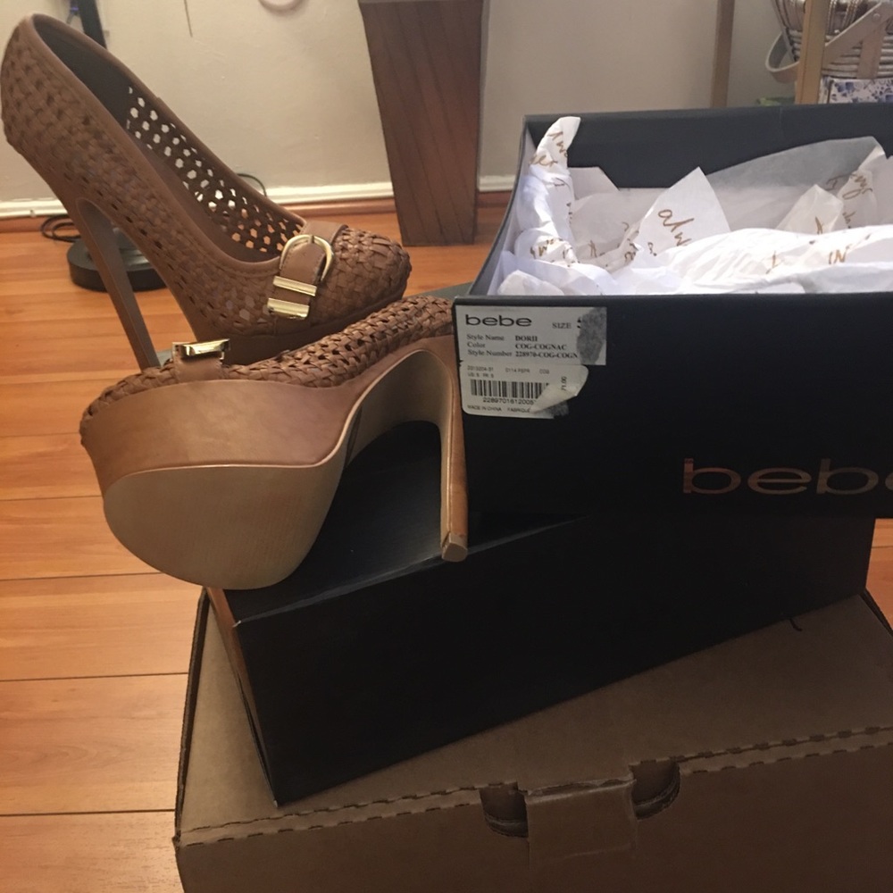 Selling as bundle Bebe clothes and shoes